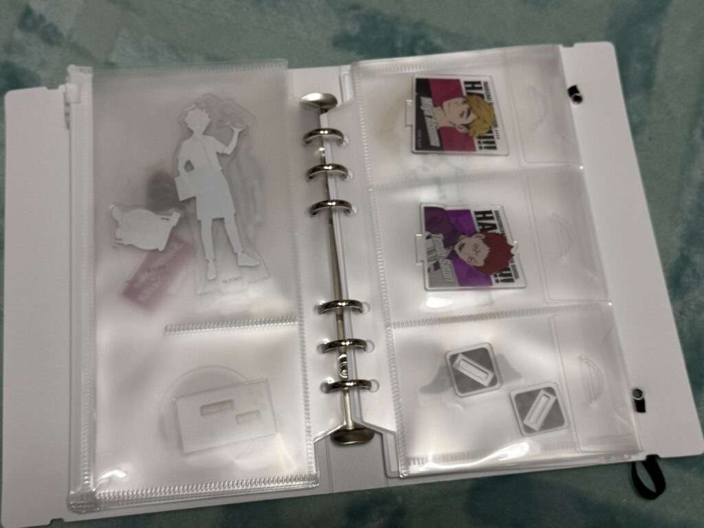 セリアアクスタ収納ファイル