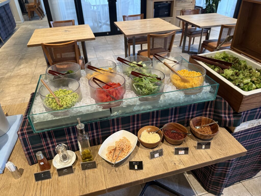 hotelit 朝食ビュッフェ サラダ