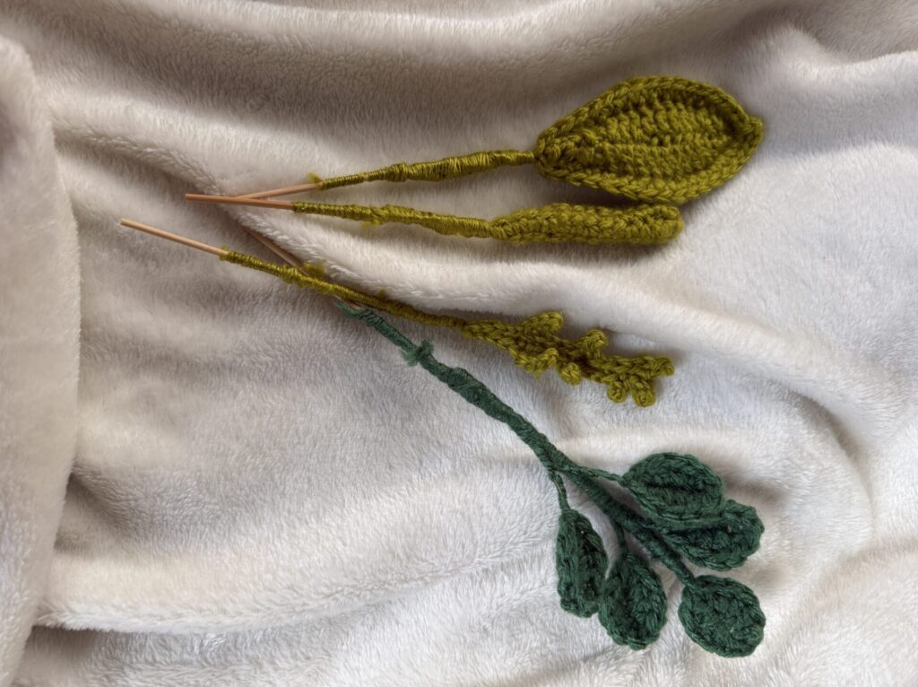 かぎ針編み YouTube 葉っぱ オレンジ お花