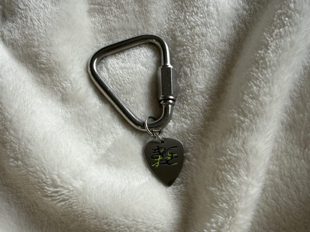 気になっている人が男じゃなかった　大阪 グッズ