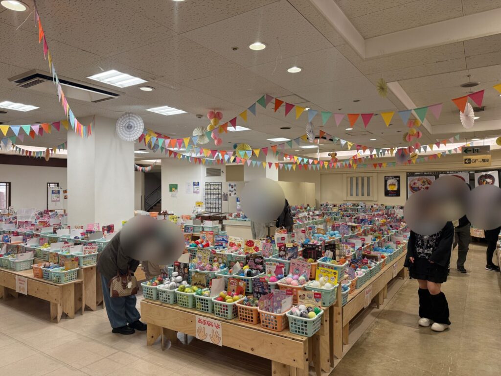 松菱百貨店　ガチャガチャ
