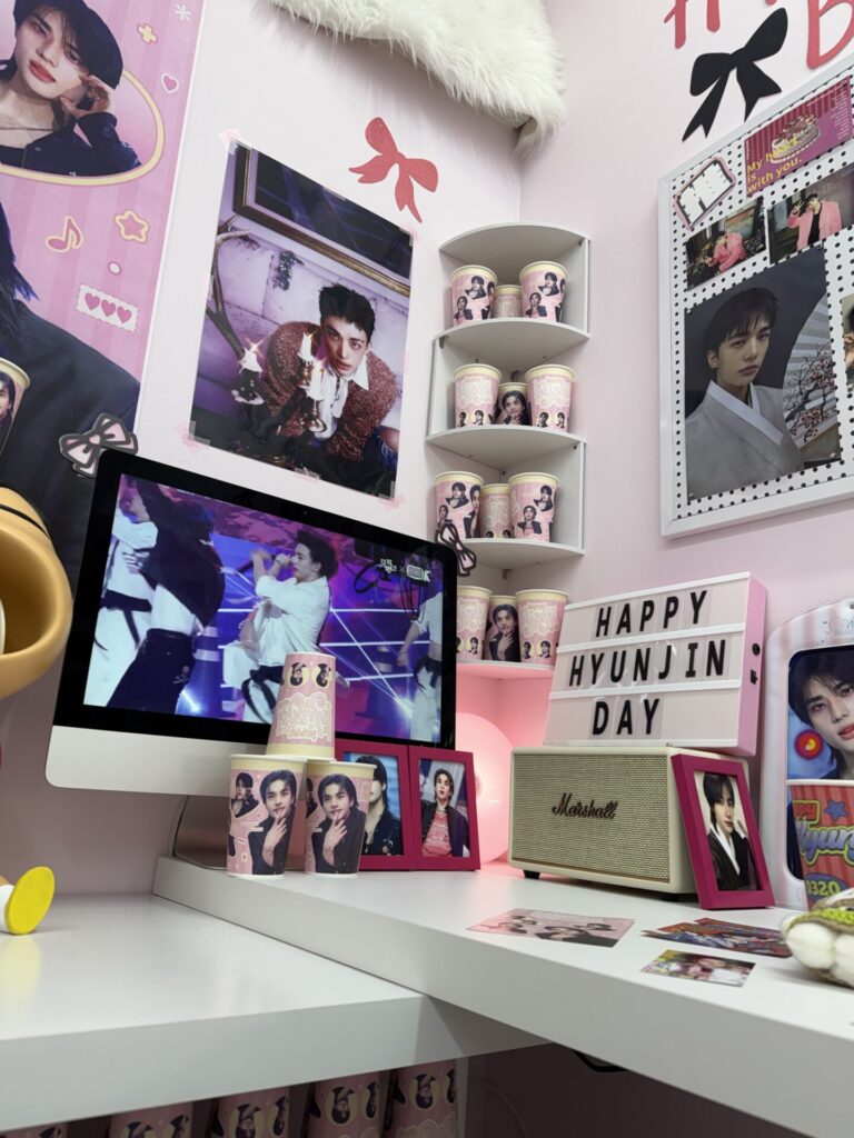 鶴橋　スキズ　センイルカフェ　大阪　ヒョンジン